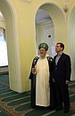 Во время посещения первой Уфимской соборной мечети. С председателем Центрального духовного управления мусульман, верховным муфтием России Талгатом Таджуддиным.