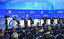 На пленарном заседании третьего Международного форума «Российская энергетическая неделя».