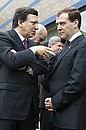 С Председателем Европейской комиссии Жозе Мануэлом Баррозу перед началом рабочего заседания саммита «Группы восьми».