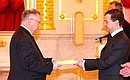 Церемония вручения верительных грамот послами иностранных государств. Верительную грамоту вручает посол Венгерской Республики Дьёрдь Гилиан.