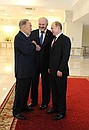 С Президентом Белоруссии Александром Лукашенко и Президентом Казахстана Нурсултаном Назарбаевым перед началом заседания Высшего Евразийского экономического совета.
