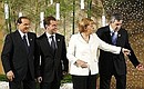 Во время встречи с представителями «юношеской восьмёрки». С Премьер-министром Италии Сильвио Берлускони, Федеральным канцлером Германии Ангелой Меркель, Премьер-министром Великобритании Гордоном Брауном.