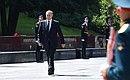 Vladimir Putin laid flowers at the hero cities’ memorial plaques and the monument to the Cities of Military Glory.