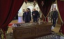 Владимир Путин и Президент Республики Беларусь Александр Лукашенко посетили Коневский Рождество-Богородичный монастырь.