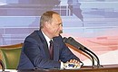 Во время ежегодной пресс-конференции для российских и иностранных журналистов.