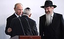 With resistance participant and Great Patriotic War veteran Aaron Belsky and Chief Rabbi of Russia Berel Lazar, right, at the ceremony to unveil the monument to the Heroes of the Resistance in Nazi camps and Jewish ghettos during World War II. Photo: Mikhail Metzel, TASS
