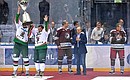 Award ceremony for winners of he National Amateur Ice Hockey Teams’ Festival. The President presented the cup to the Kazan Dragons team.