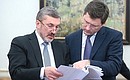 Before the Economic Council Presidium meeting. Head of the Federal Tariff Service Sergei Novikov (left) and Energy Minister Alexander Novak.