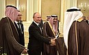 Владимир Путин прибыл с государственным визитом в Саудовскую Аравию.