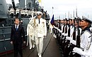 Во время посещения флагманского корабля Балтийского флота эскадренного миноносца «Настойчивый». С командиром эсминца Сергеем Чобитько.