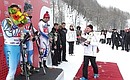 Церемония награждения победителя и призёров соревнований по скоростному спуску этапа Кубка мира по горнолыжному спорту 2012 года.