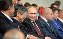 Владимир Путин посетил малую спортивную арену «Лужники», где наблюдал за показательными выступлениями японского дома боевых искусств «Ниппон Будокан».
