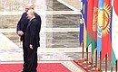 С Президентом Белоруссии Александром Лукашенко перед началом совместного фотографирования глав государств – членов ОДКБ. Фото: Валерий Шарифулин, ТАСС