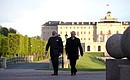 С Премьер-министром Индии Нарендрой Моди во время прогулки по парку Константиновского дворца в Стрельне.
