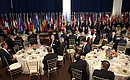 Официальный завтрак от имени Генерального секретаря Организации Объединённых Наций Пан Ги Муна в честь глав делегаций, участвующих в 70-й сессии Генеральной Ассамблеи ООН в Нью-Йорке.