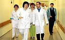 В детской психоневрологической больнице №18. С главным врачом больницы Татьяной Батышевой (слева).