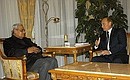 С Премьер-министром Индии Аталом Бихари Ваджпаи.