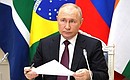 Владимир Путин по видеосвязи принял участие в заседании в формате «БРИКС плюс/аутрич».