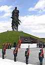 Владимир Путин и Александр Лукашенко почтили минутой молчания память солдат, погибших в сражениях подо Ржевом в 1942–1943 годах. Фото РИА «Новости»