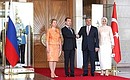 Официальная церемония встречи. Дмитрий и Светлана Медведевы с Президентом Турции Абдуллахом Гюлем и его супругой Хайрунисой Гюль.