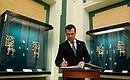Dmitry Medvedev signed the honourary guests’ book at the Museum of Archaeology and Ethnography.