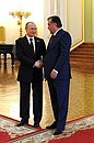 Перед началом неформальной встречи глав государств – участников СНГ. С Президентом Таджикистана Эмомали Рахмоном.