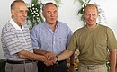 С президентами Азербайджана и Казахстана Гейдаром Алиевым и Нурсултаном Назарбаевым.
