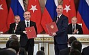 В присутствии Владимира Путина и Президента Турции Реджепа Тайипа Эрдогана подписано Соглашение между Российским фондом прямых инвестиций и Турецким суверенным фондом о создании российско-турецкого инвестиционного фонда.
