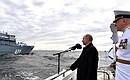 Prior to the main part of the Main Naval Parade, the Supreme Commander-in-Chief sailed aboard a cutter around the combat ships gathered in parade formation in the inner harbor of Kronstadt and greeted the crews.
