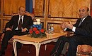 С Президентом Киргизии Аскаром Акаевым.