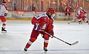 A friendly game of the All-Russian Night Hockey League.