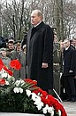 Возложение венков к Мемориалу советским воинам, павшим в боях за освобождение чешской столицы в 1945 году.