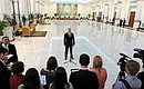 Перед вылетом из Ташкента Владимир Путин ответил на вопросы журналистов.