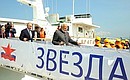 Vladimir Putin and Prime Minister of India Narendra Modi reach the Zvezda Shipyard in Bolshoi Kamen. Photo: Alexander Ryumin, TASS