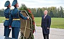 Laying a wreath at the main monument to Russia’s heroes of Borodino.