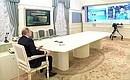 В режиме видеоконференции Владимир Путин дал старт работе газопровода Бованенково – Ухта-2, нефтепроводов Заполярье – Пурпе и Куюмба – Тайшет.