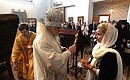 С Епископом Смоленским и Вяземским Пантелеимоном во время посещения Марфо-Мариинской обители милосердия.