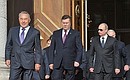 С Президентом Казахстана Нурсултаном Назарбаевым (слева) и Президентом Украины Виктором Януковичем.