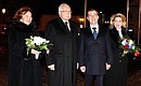Президент Чехии Вацлав Клаус с супругой Ливией, Дмитрий и Светлана Медведевы во время посещения Страговского монастыря.
