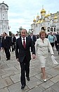 С Людмилой Путиной на Соборной площади Московского Кремля после церемонии инаугурации.