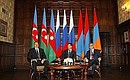 С Президентом Азербайджана Ильхамом Алиевым и Президентом Армении Сержем Саргсяном.