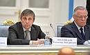 Vice President of Rosneft Vladimir Milovidov (left) and Head of the Faculty of Computational Mathematics and Cybernetics at Moscow State University Yury Osipov at a meeting of the Lomonosov Moscow State University Board of Trustees.
