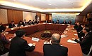 Встреча с представителями деловых кругов России и Сингапура.