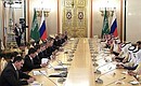 Российско-саудовские переговоры в расширенном составе.
