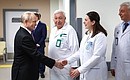 Президент кратко пообщался с персоналом тульского областного клинического онкодиспансера. Фото: Александр Казаков, РИА Новости