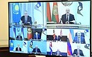 Участники заседания Высшего Евразийского экономического совета (в формате видеоконференции).