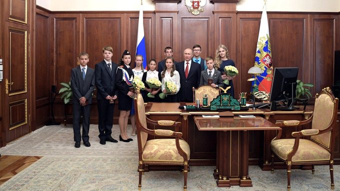 Вручение паспортов юным гражданам России