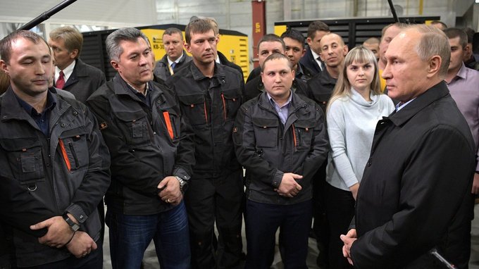 Президент посетил Челябинский компрессорный завод