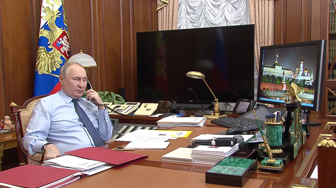 Владимир Путин поговорил по телефону с Никитой Мирошниченко