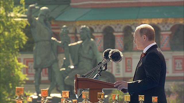 Выступление на военном параде в честь 69-й годовщины Победы в Великой Отечественной войне
